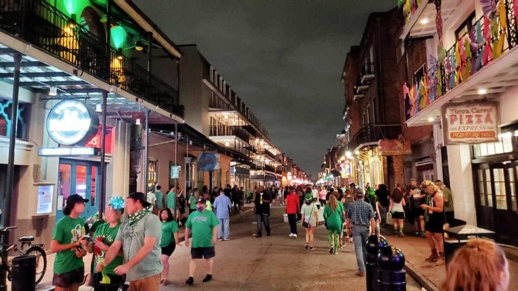 Bourbon street on St. Patrick's Day | when to visit new orleans